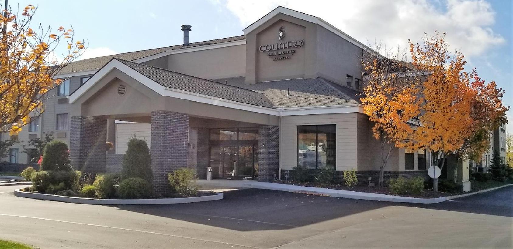 Where to Stay Near Erie Zoo: 4 Hotels Ranked