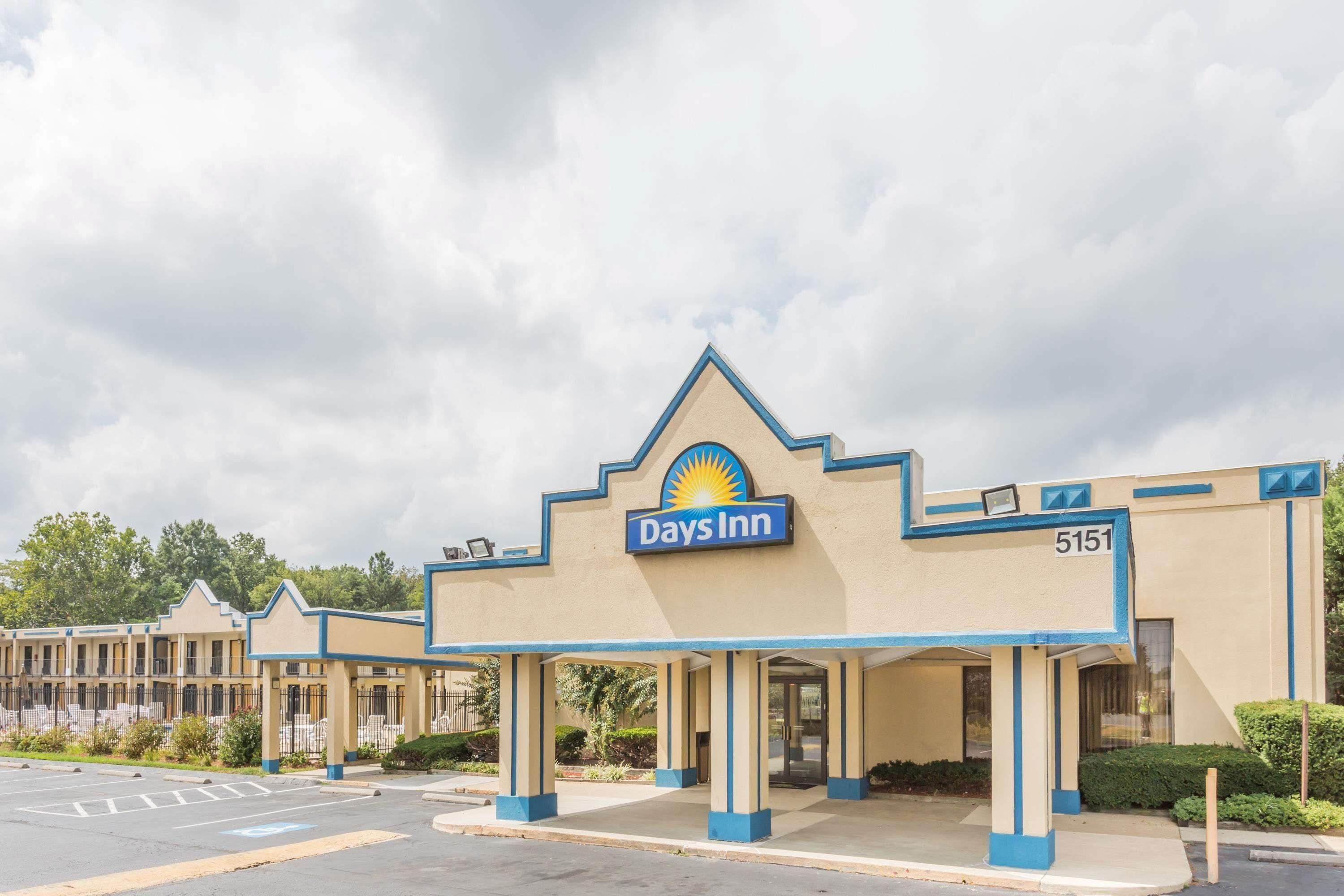 4 Hotels Close to Douglas Patterson Park for Easy DC Access