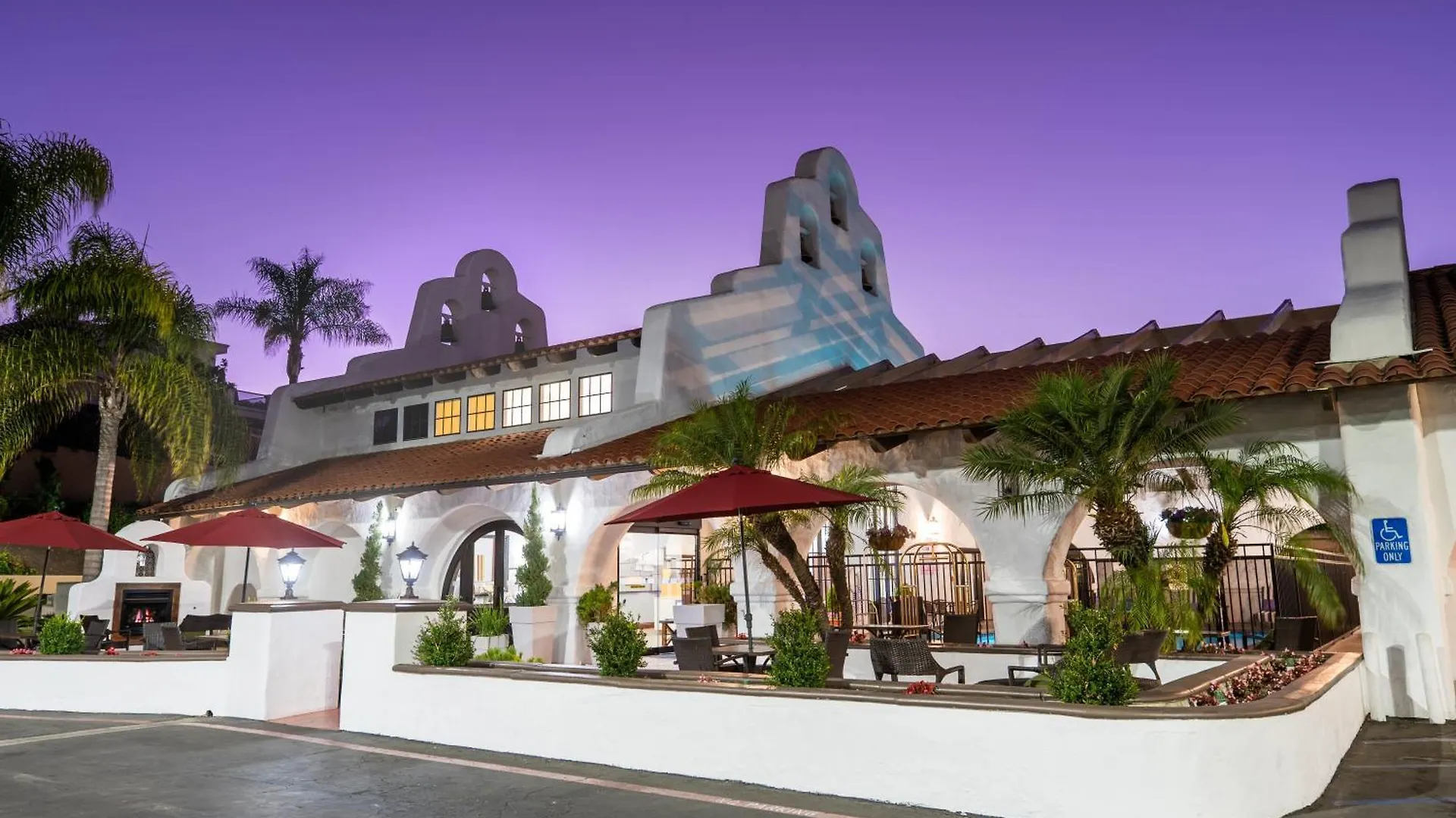 7 Budget Hotels Near Ocean View Plaza That Deliver Real Value