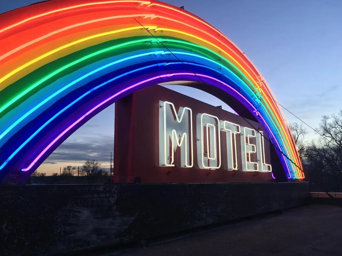 6 Budget Hotels Near Island Grove Event Center That Deliver