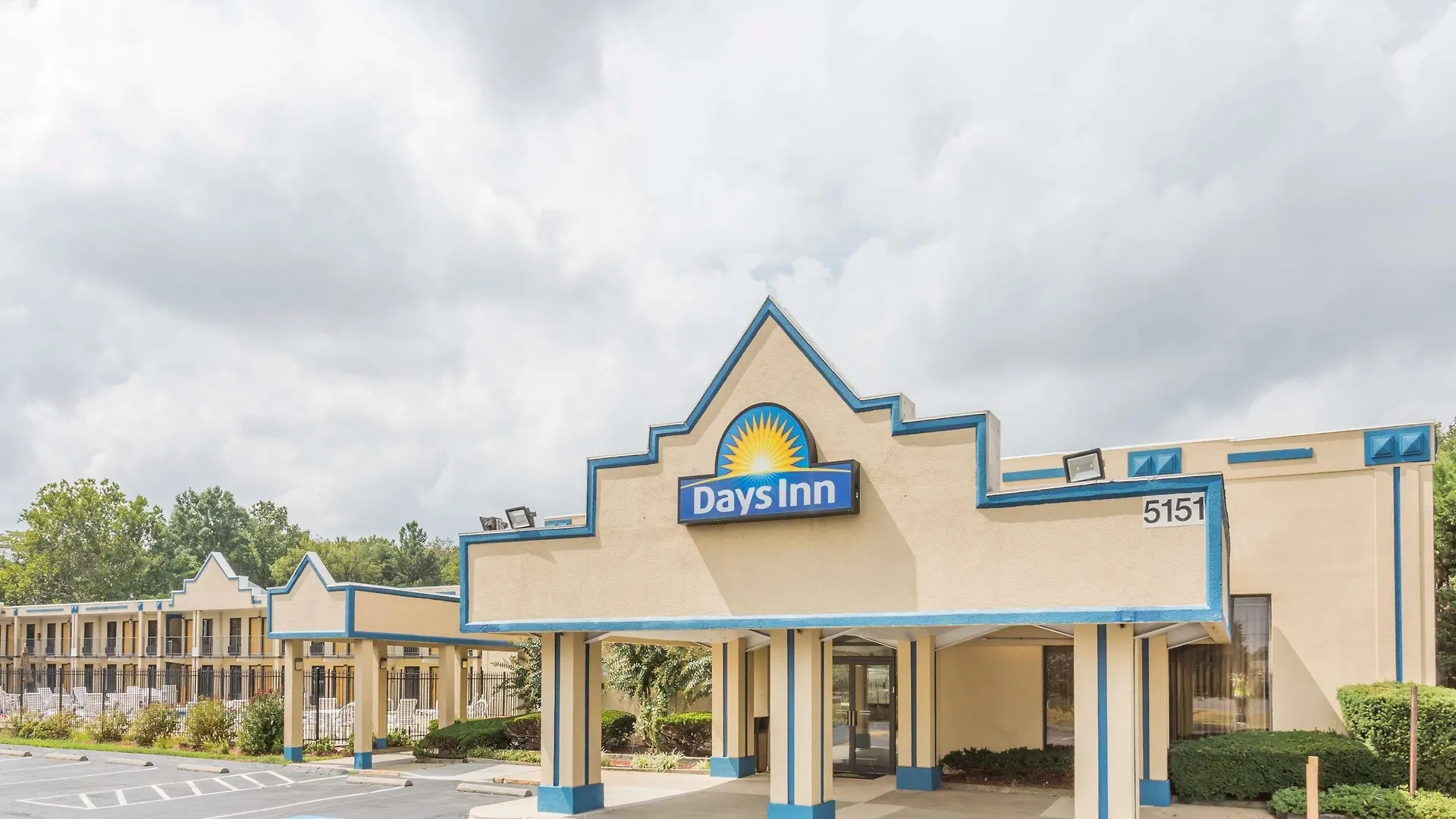 4 Hotels Close to Douglas Patterson Park for Easy DC Access