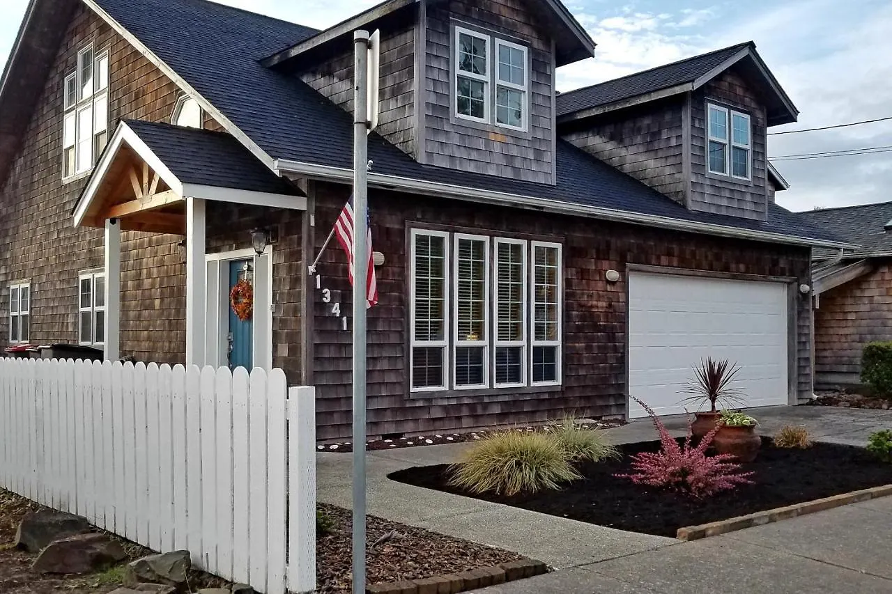 Staying In Oregon: 4 Holiday Home Hotels Compared