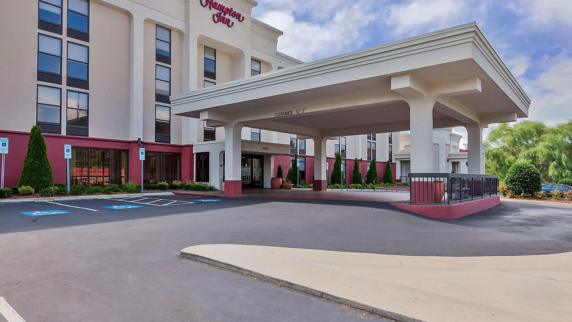 Where to Stay in North Carolina: 15 Best Business Hotels