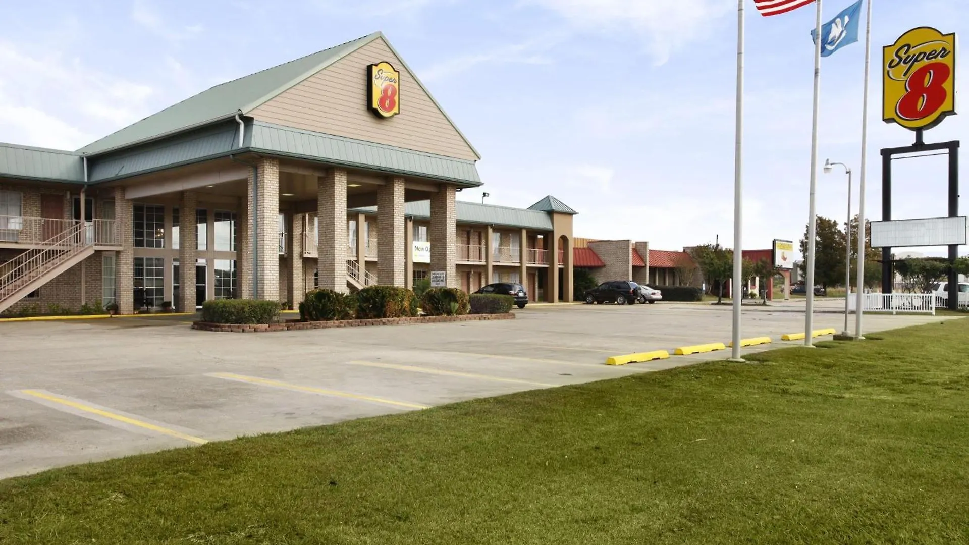 Where to Stay in Acadiana: 8 Best 3-Star Hotels