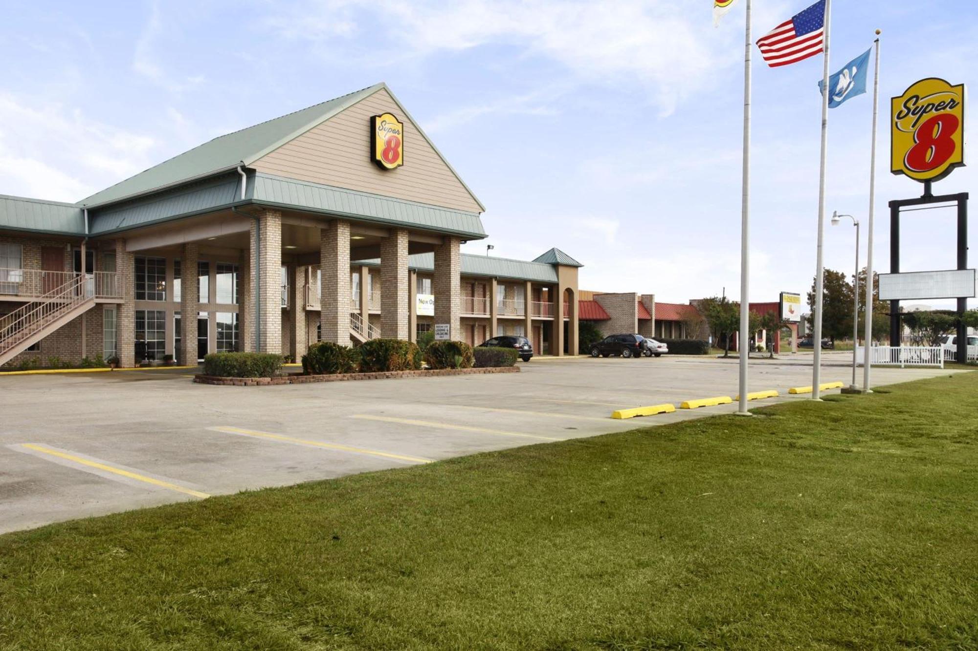 Where to Stay in Acadiana: 8 Best 3-Star Hotels